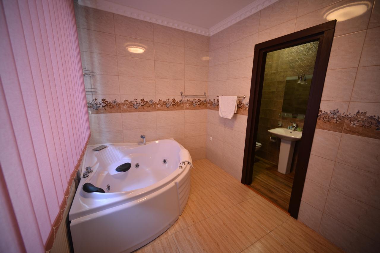 Green Hotel Batumi Ngoại thất bức ảnh
